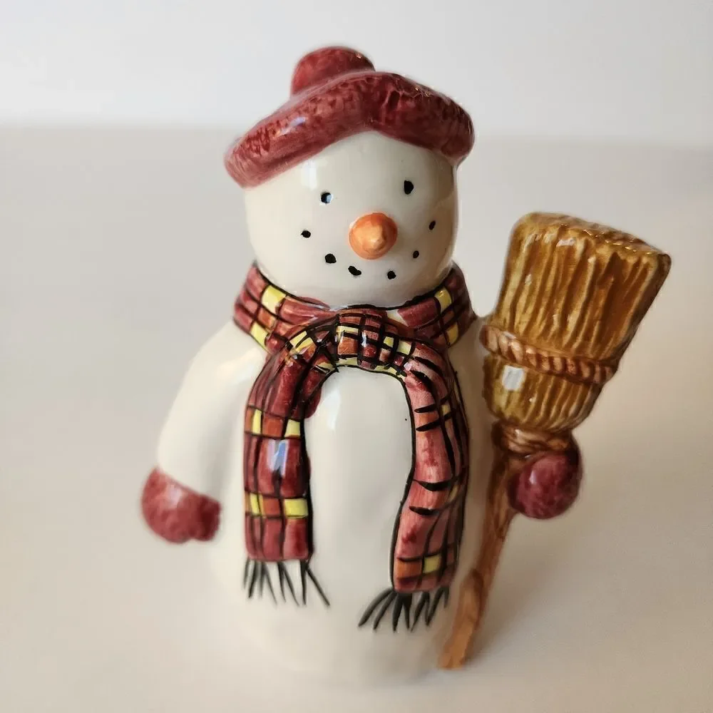 Sakura Ceramic Handpainted Snowmen Salt and Pepper Shakers